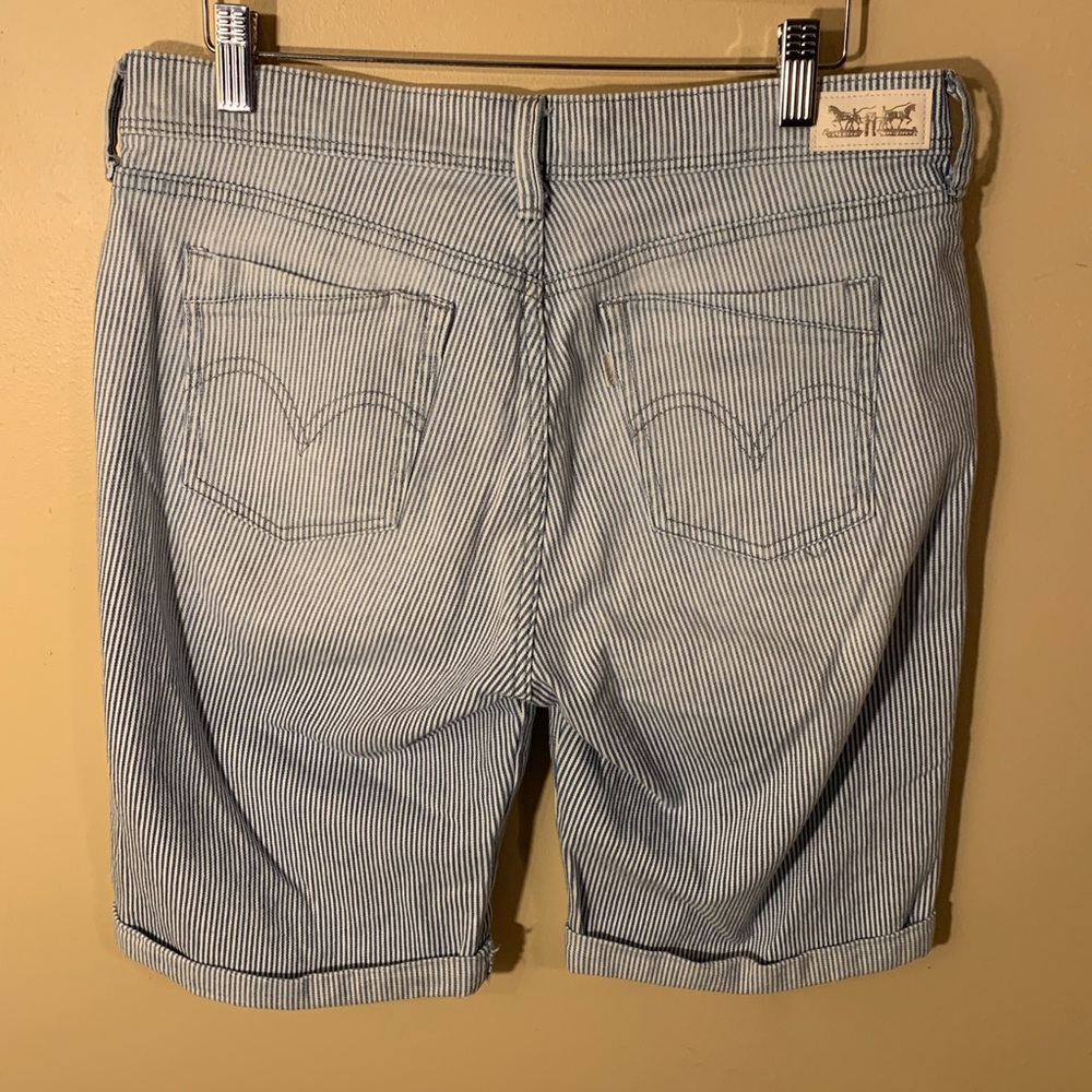 Levi’s - Picture 6 of 6